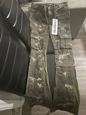 VALABASAS Men's Green Camo Cargo Pants